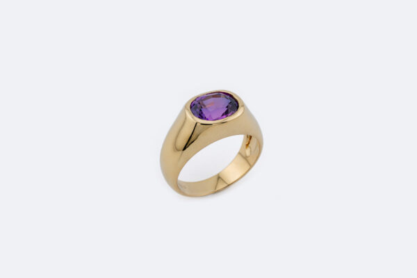 Anello in oro giallo con ametista