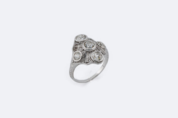 Anello Vintage in platino con diamanti