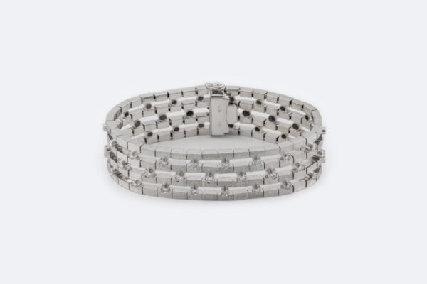 Bracciale in oro bianco satinato con diamanti