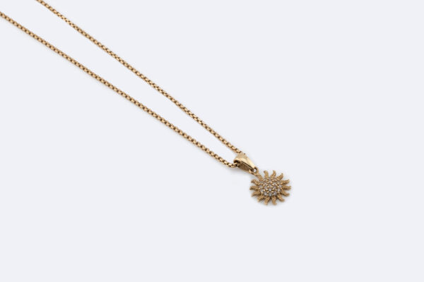 Collana in oro giallo con ciondolo Sole