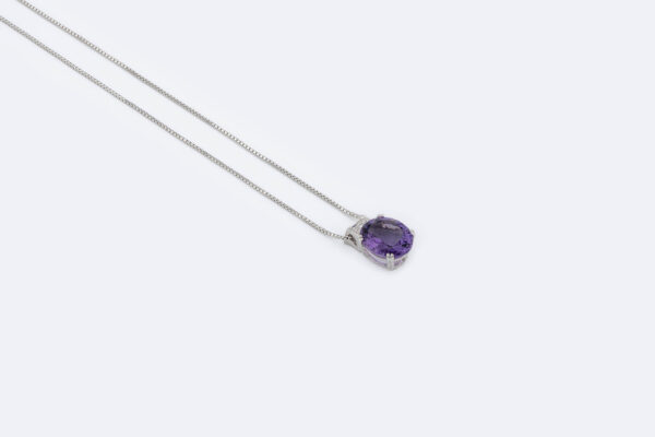 Collana in oro bianco con ametista e diamante