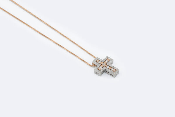 Collana Damiani con crocifisso in oro rosa e diamanti