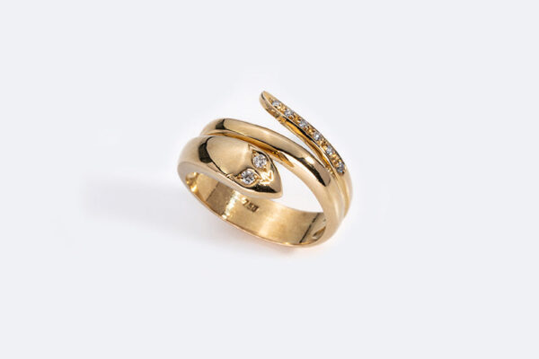 Anello “Contrarié” con serpente